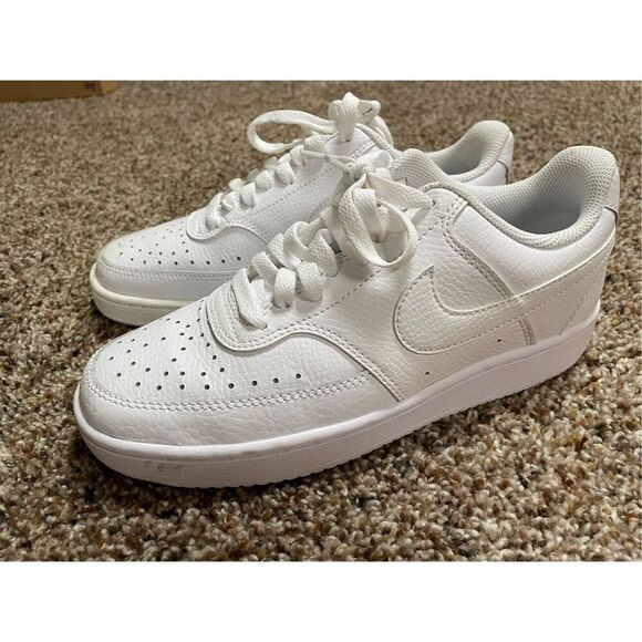 Nike Women’s 6.5 Court Vision Low Athletic Shoes Triple White CD5434-100 - Picture 1 of 8